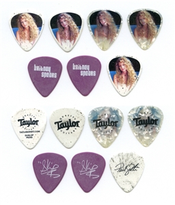 Lot of 6 Female Pop Artist Guitar Picks With COA